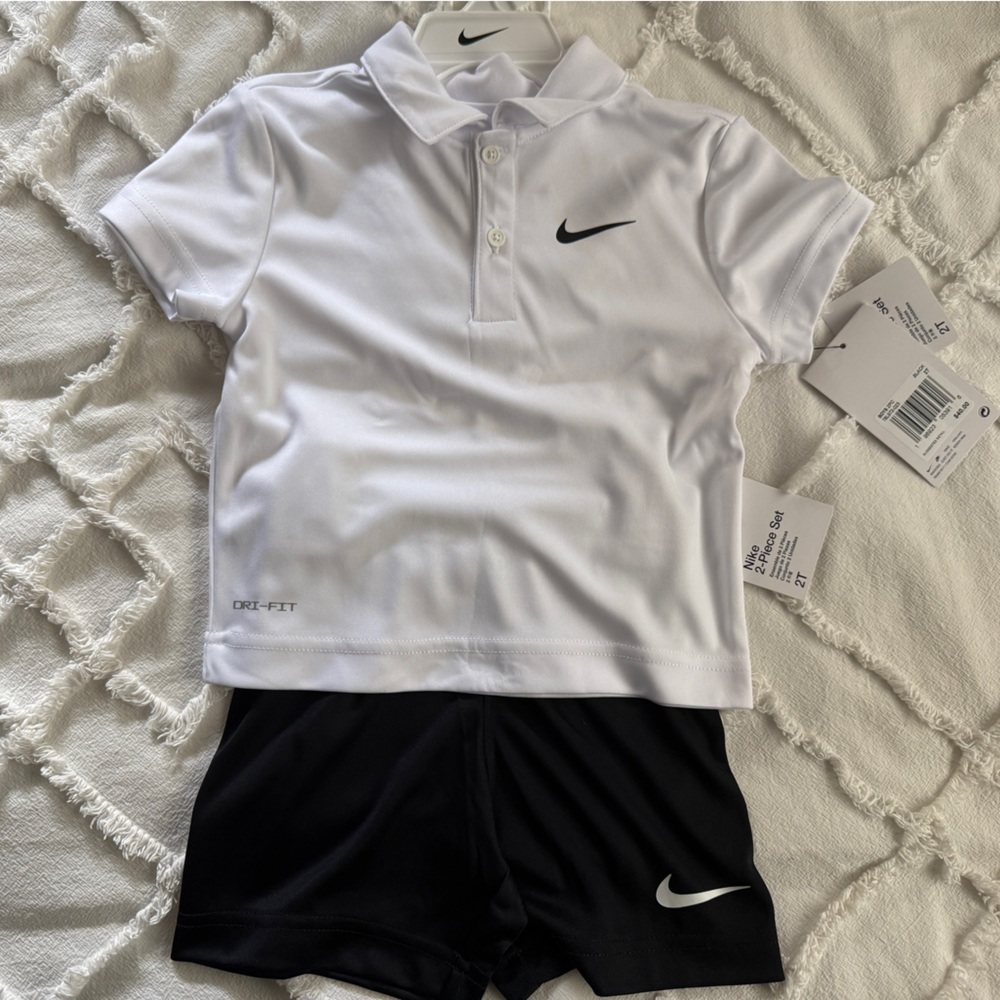 Nike White Textured Set